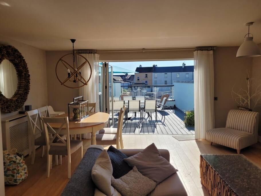Central Modern Townhouse In Saundersfoot Villa Exterior photo